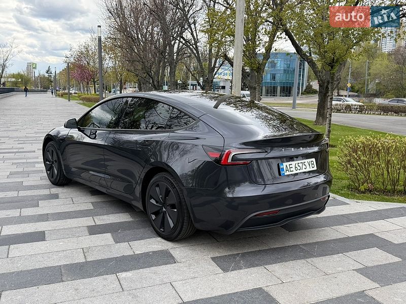 Седан Tesla Model 3 2024 в Дніпрі фото 14 Седан Tesla Model 3 2024 в Дніпрі