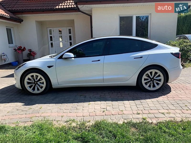 Седан Tesla Model 3 2021 в Одессе