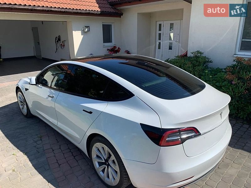 Седан Tesla Model 3 2021 в Одессе