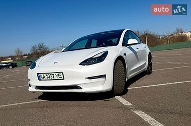 Седан Tesla Model 3 2022 в Киеве