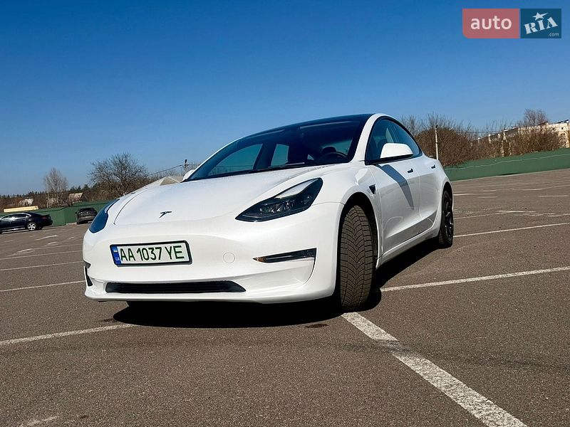 Tesla Model 3 2022