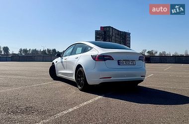 Седан Tesla Model 3 2022 в Києві