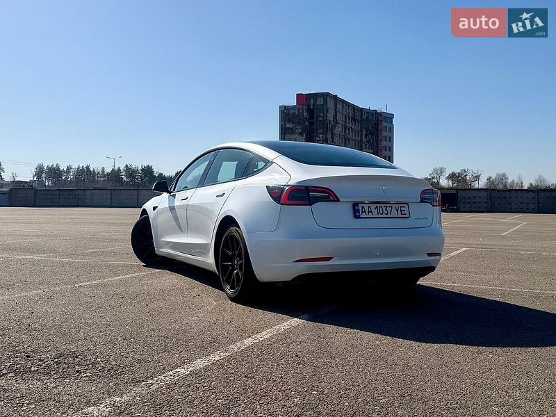Седан Tesla Model 3 2022 в Києві
