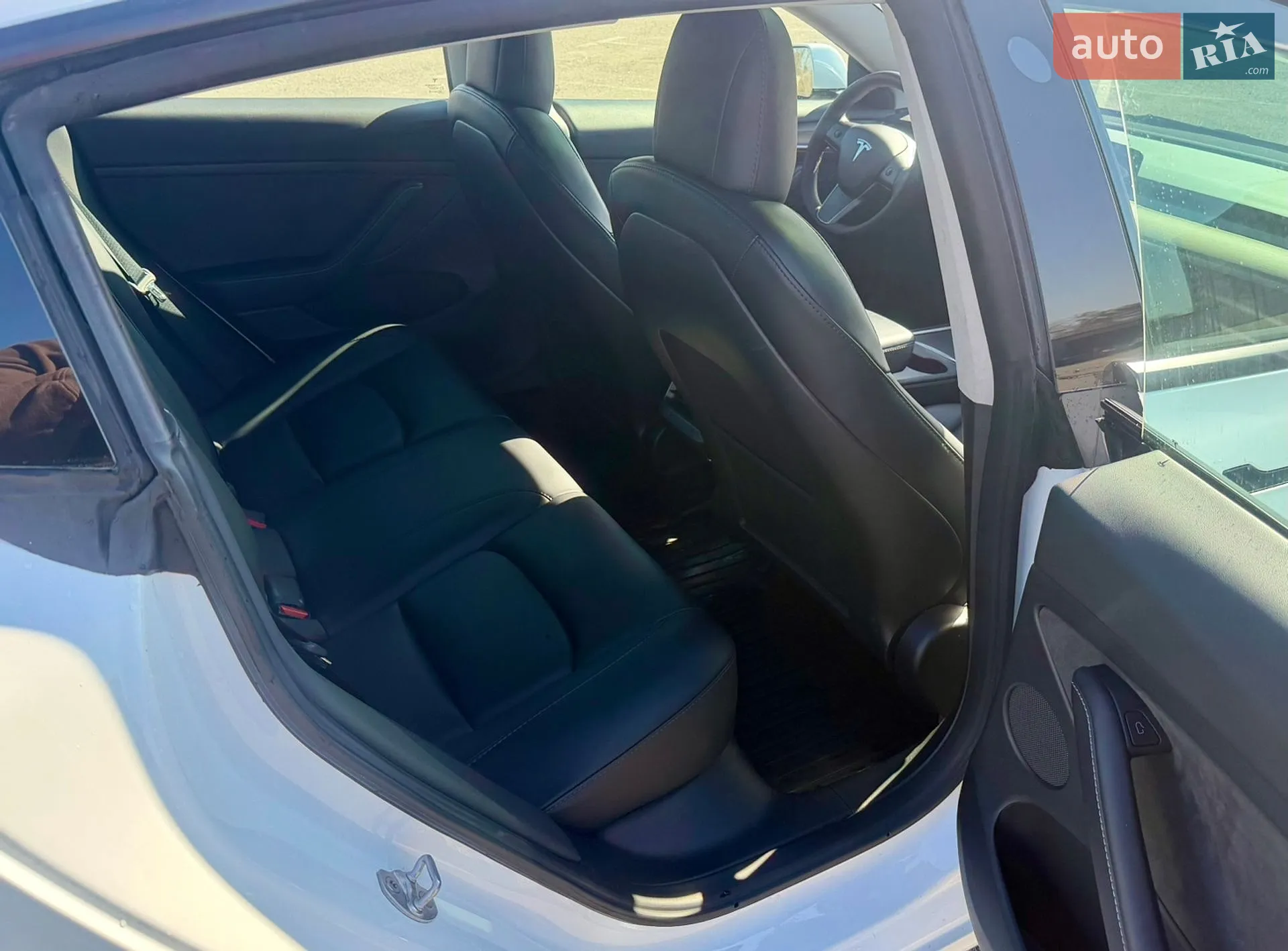 2022 Tesla Model 3 - мініатюра 13
