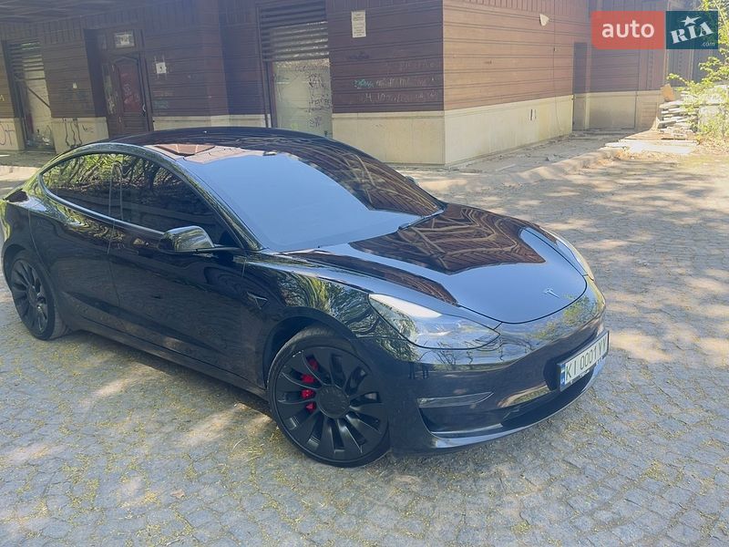 Седан Tesla Model 3 2022 в Києві