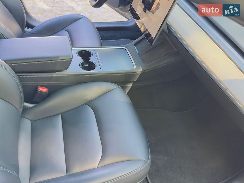 Седан Tesla Model 3 2022 в Києві