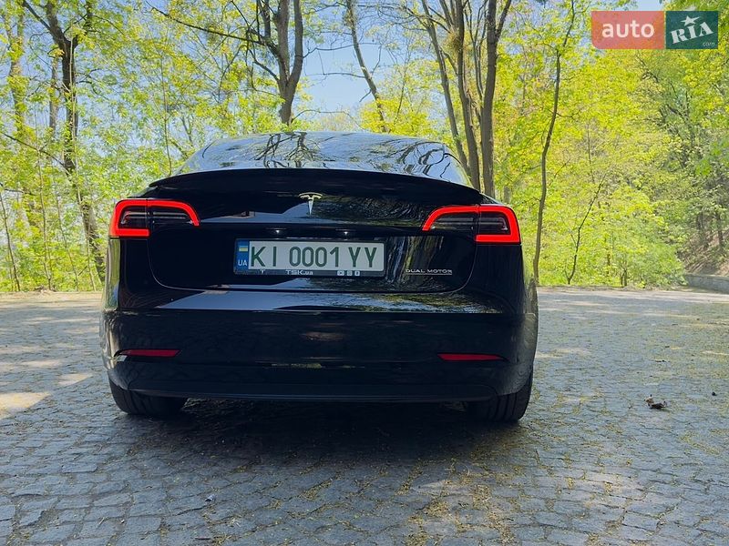 Седан Tesla Model 3 2022 в Києві