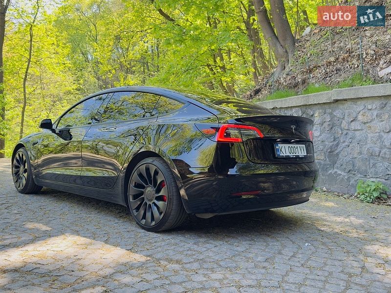 Седан Tesla Model 3 2022 в Києві