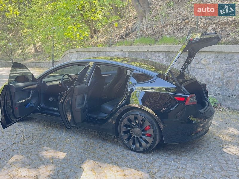 Седан Tesla Model 3 2022 в Києві