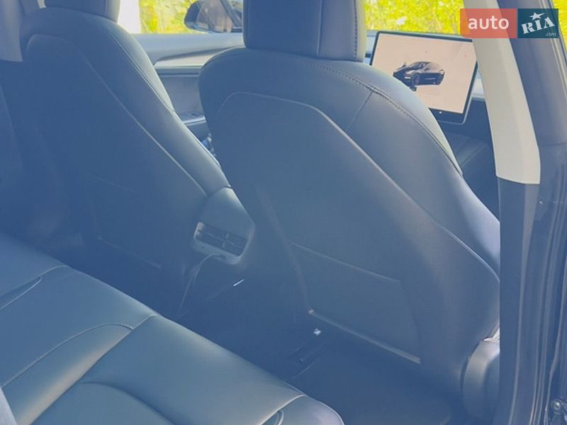 Седан Tesla Model 3 2022 в Києві