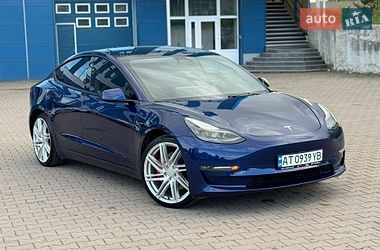 Седан Tesla Model 3 2023 в Ивано-Франковске