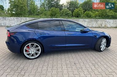 Седан Tesla Model 3 2023 в Ивано-Франковске