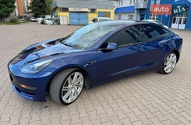 Седан Tesla Model 3 2023 в Ивано-Франковске