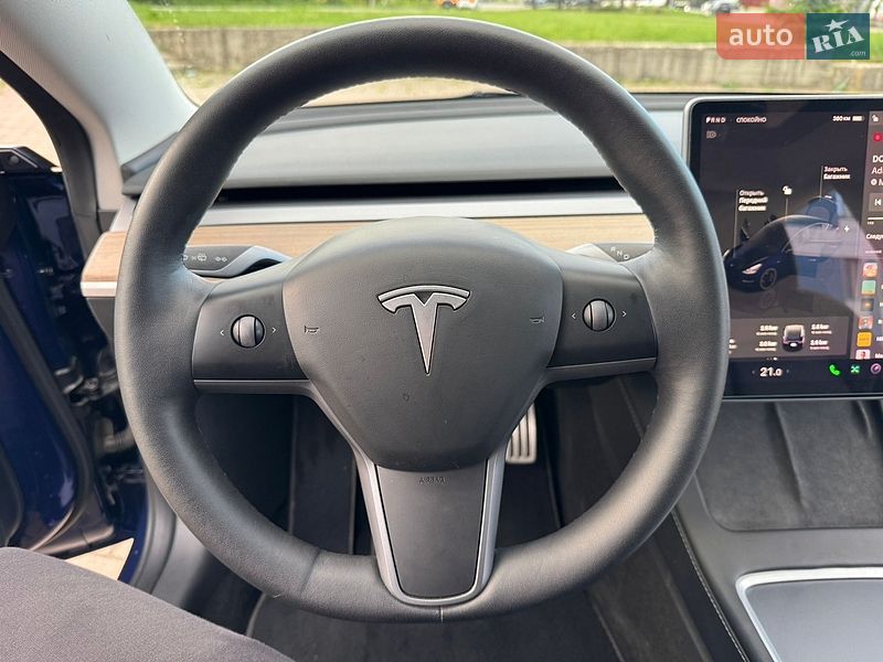 Седан Tesla Model 3 2023 в Ивано-Франковске