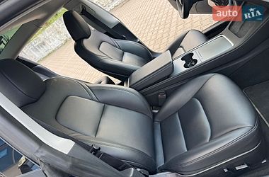 Седан Tesla Model 3 2023 в Ивано-Франковске