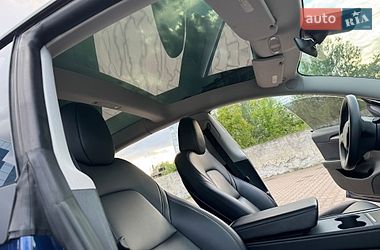 Седан Tesla Model 3 2023 в Ивано-Франковске