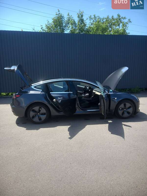 Седан Tesla Model 3 2018 в Полтаві