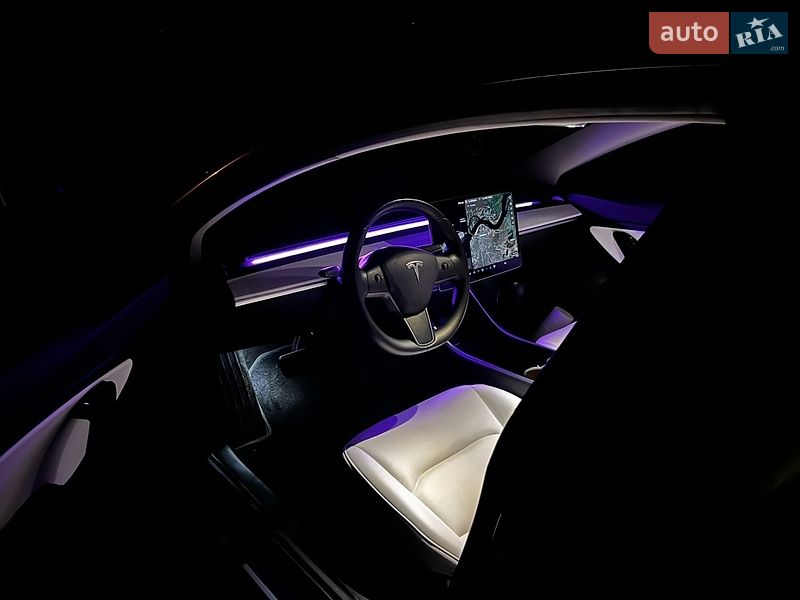 Седан Tesla Model 3 2018 в Кременчуге