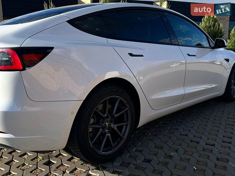Седан Tesla Model 3 2021 в Хмельницькому