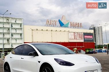 Седан Tesla Model 3 2022 в Києві