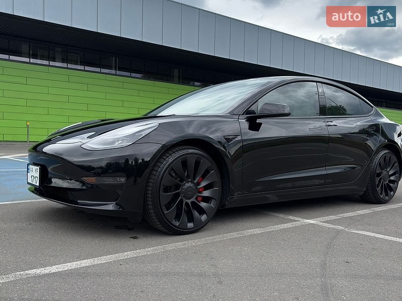 Седан Tesla Model 3 2022 в Києві
