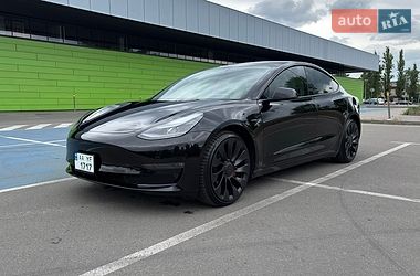 Седан Tesla Model 3 2022 в Києві