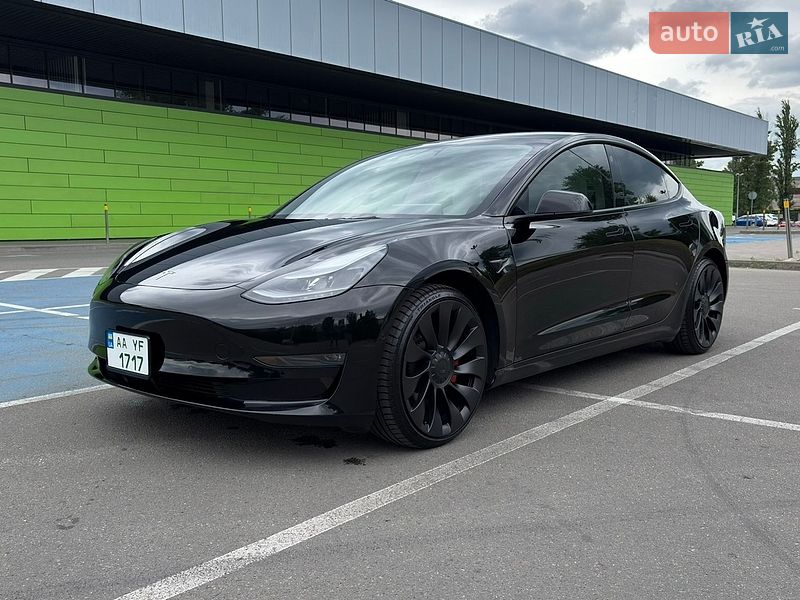 Седан Tesla Model 3 2022 в Києві