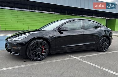 Седан Tesla Model 3 2022 в Киеве