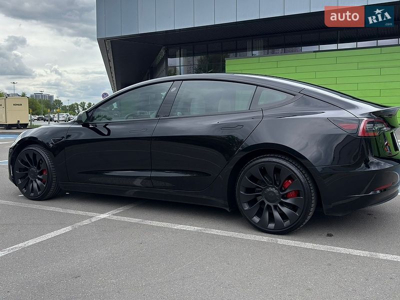 Седан Tesla Model 3 2022 в Києві