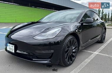 Седан Tesla Model 3 2022 в Киеве