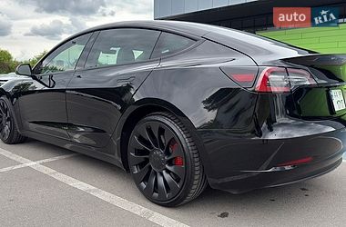 Седан Tesla Model 3 2022 в Києві