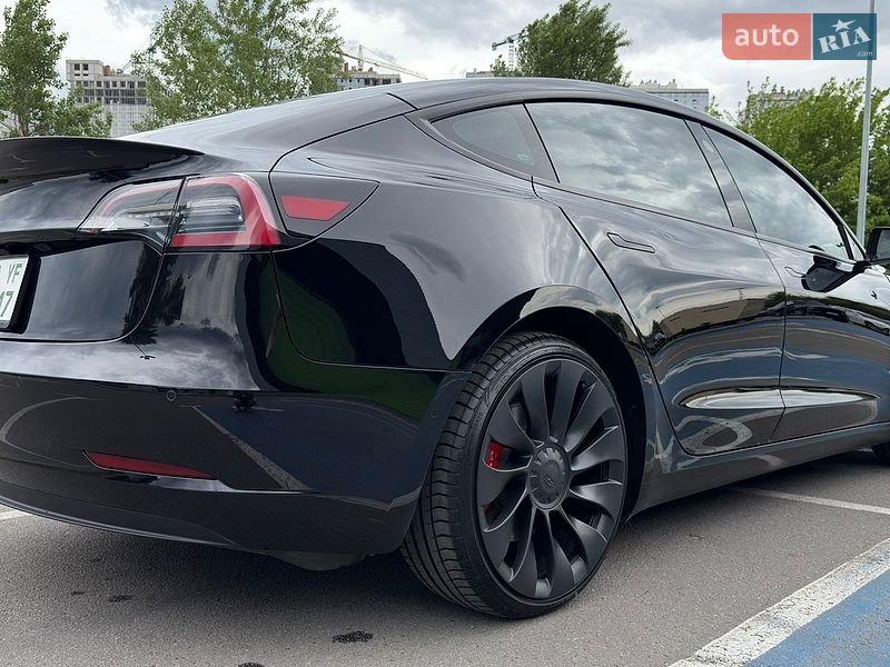 Седан Tesla Model 3 2022 в Києві