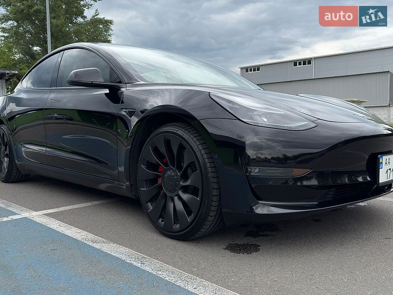 Седан Tesla Model 3 2022 в Києві