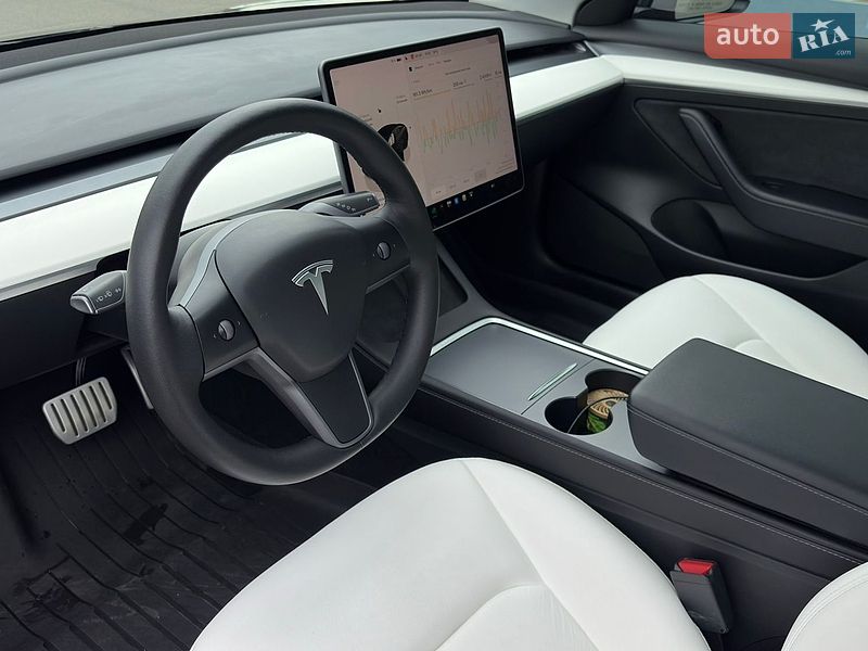 Седан Tesla Model 3 2022 в Києві