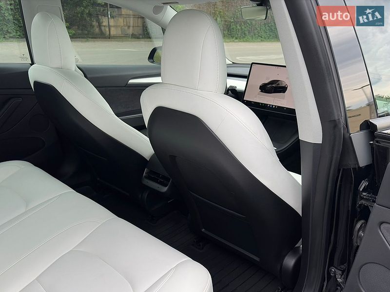 Седан Tesla Model 3 2022 в Києві