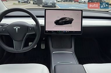Седан Tesla Model 3 2022 в Києві