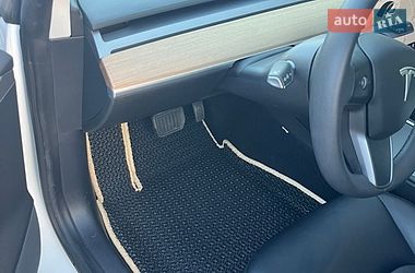 Седан Tesla Model 3 2021 в Рівному