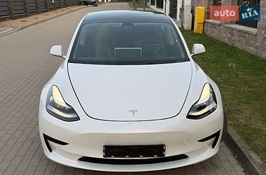 Седан Tesla Model 3 2019 в Рівному