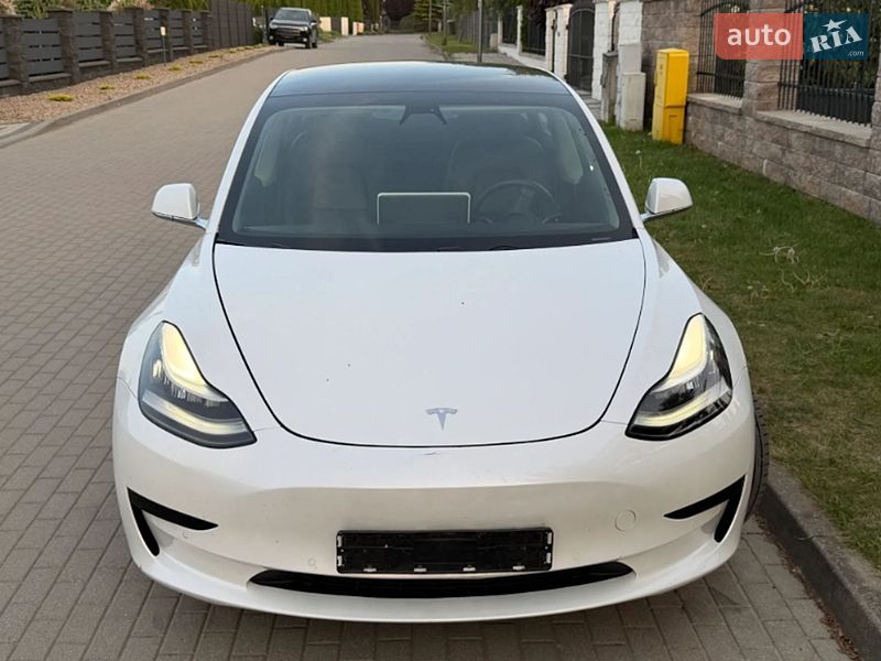 Седан Tesla Model 3 2019 в Рівному