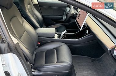 Седан Tesla Model 3 2019 в Рівному