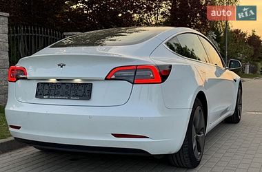 Седан Tesla Model 3 2019 в Рівному