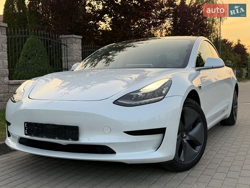 Седан Tesla Model 3 2019 в Рівному