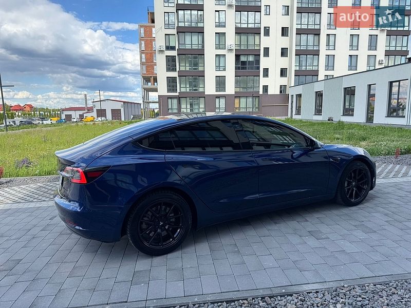 Седан Tesla Model 3 2022 в Львове фото 24 Седан Tesla Model 3 2022 в Львове