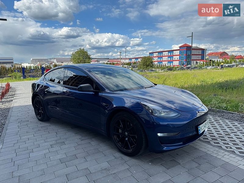 Седан Tesla Model 3 2022 в Львове фото 29 Седан Tesla Model 3 2022 в Львове