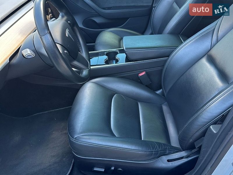 Седан Tesla Model 3 2019 в Києві