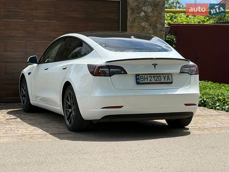 Седан Tesla Model 3 2020 в Одесі