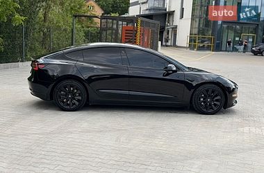 Седан Tesla Model 3 2023 в Ровно