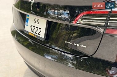 Седан Tesla Model 3 2023 в Ровно