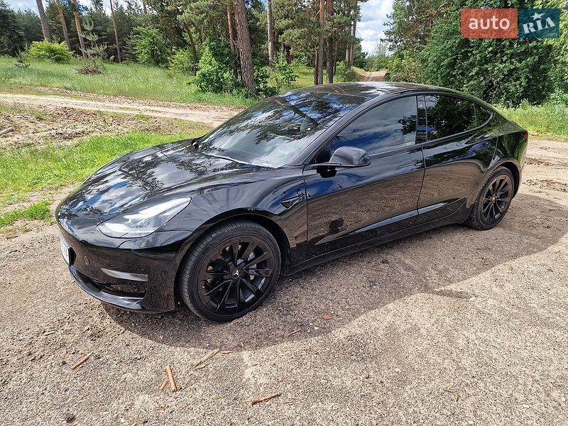 Седан Tesla Model 3 2022 в Черкасах