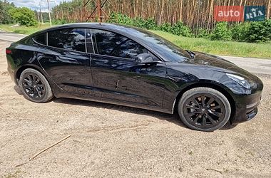 Седан Tesla Model 3 2022 в Черкасах